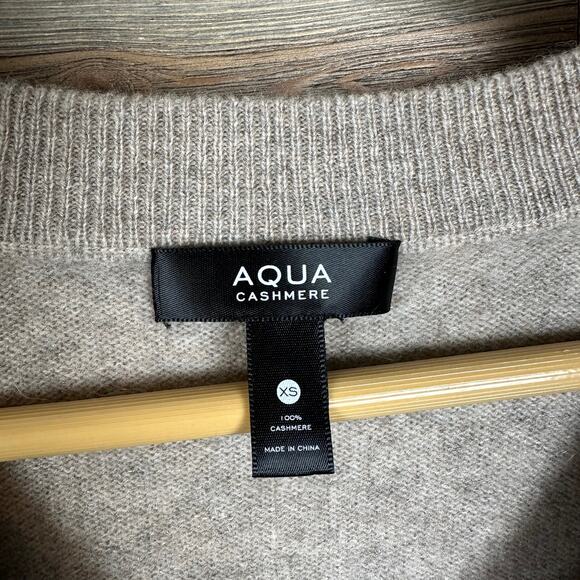 Aqua Cashmere Wheat V-Neck Sweater - Picture 3 of 5
